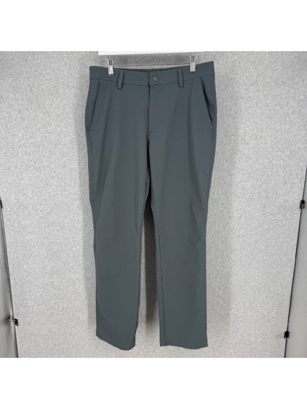 Under Armour Mens UA Tech Pants Size 34x32 Gray Casual Golf Office Work EUC